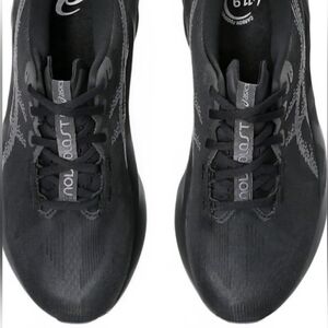 Asics Novablast 5 All Black Men's Running Shoes Size 9.